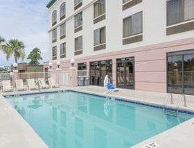 Wingate by Wyndham Wilmington
