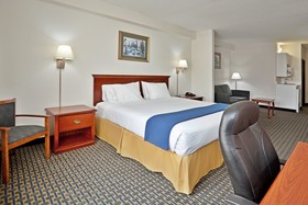 Holiday Inn Express & Suites Wilson - Downtown