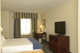 Holiday Inn Express & Suites Wilson - Downtown