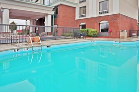 Holiday Inn Express & Suites Wilson - Downtown