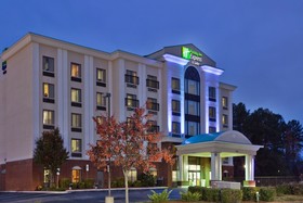 Holiday Inn Express & Suites Wilson - Downtown