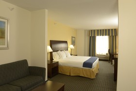 Holiday Inn Express & Suites Wilson - Downtown