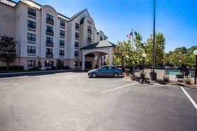 Comfort Suites Hanes Mall