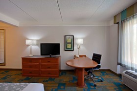 La Quinta Inn & Suites by Wyndham Winston-Salem