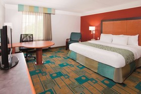 La Quinta Inn & Suites by Wyndham Winston-Salem