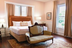 Summit Street Inns