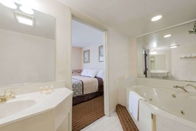 Days Inn by Wyndham Yadkinville