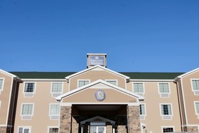 Cobblestone Hotel & Suites Beulah