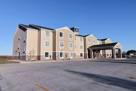 Cobblestone Hotel & Suites Beulah