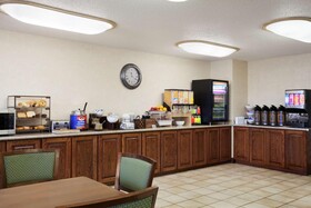 Country Inn & Suites by Radisson, Bismarck, ND