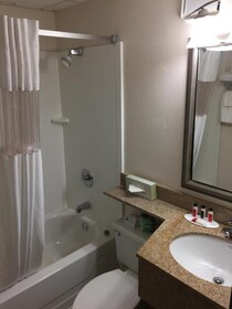 Days Inn by Wyndham Bismarck