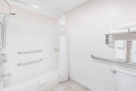 Days Inn by Wyndham Bismarck