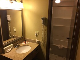 Days Inn by Wyndham Bismarck