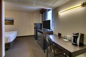 EverSpring Inn & Suites