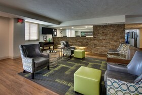 EverSpring Inn & Suites