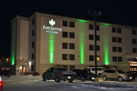 EverSpring Inn & Suites