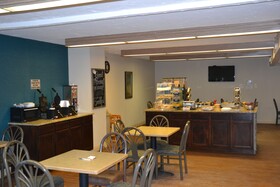 EverSpring Inn & Suites