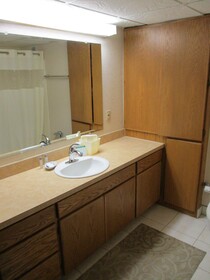 EverSpring Inn & Suites