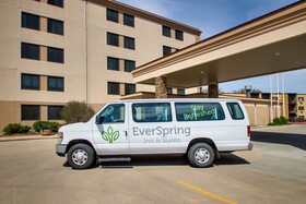 EverSpring Inn & Suites