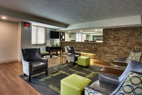 EverSpring Inn & Suites