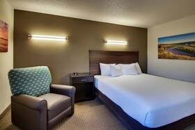 EverSpring Inn & Suites
