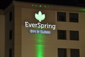 EverSpring Inn & Suites