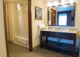 Hampton Inn & Suites Bismarck Northwest
