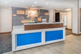 Holiday Inn Express & Suites Bismarck