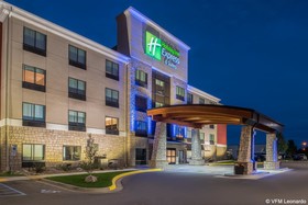 Holiday Inn Express & Suites Bismarck