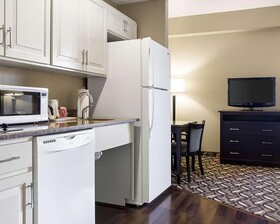 MainStay Suites