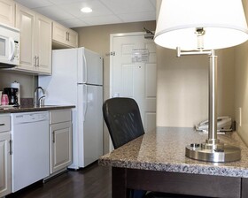 MainStay Suites