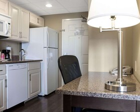 MainStay Suites