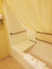 Cobblestone Inn & Suites