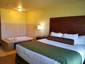 Cobblestone Inn & Suites