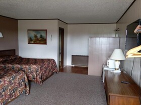 Budget Host 4-U Motel