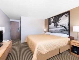 Super 8 By Wyndham Bowman