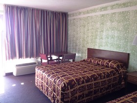 Roadway Inn