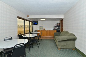 Roadway Inn