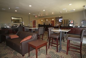 Cobblestone Hotel & Suites - Devils Lake