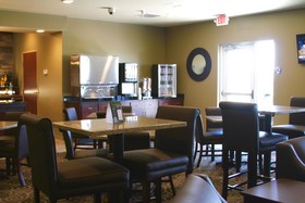 Cobblestone Hotel & Suites - Devils Lake