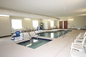 Cobblestone Hotel & Suites - Devils Lake