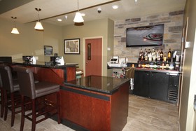 Cobblestone Hotel & Suites - Devils Lake