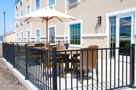 Cobblestone Hotel & Suites - Devils Lake