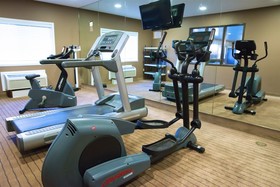 Holiday Inn Express Devils Lake