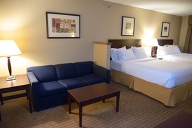 Holiday Inn Express Devils Lake