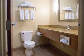 Holiday Inn Express Devils Lake
