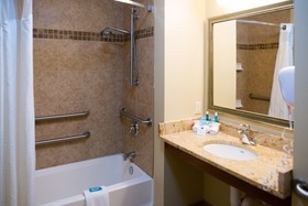 Holiday Inn Express Devils Lake