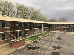 Roadway Inn