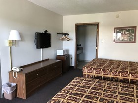 Roadway Inn