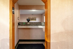 Roadway Inn